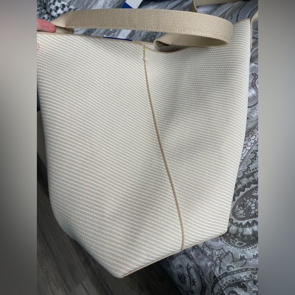 Rothy's The Large Lightweight Tote Cream Neon Green Handle Machine Washable - Picture 4 of 16